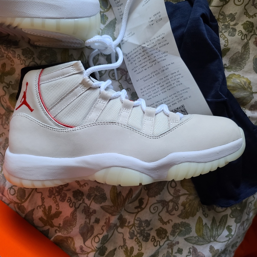 Deadstock platinum 11s